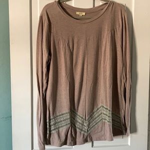 —Large Top with Lace Detail